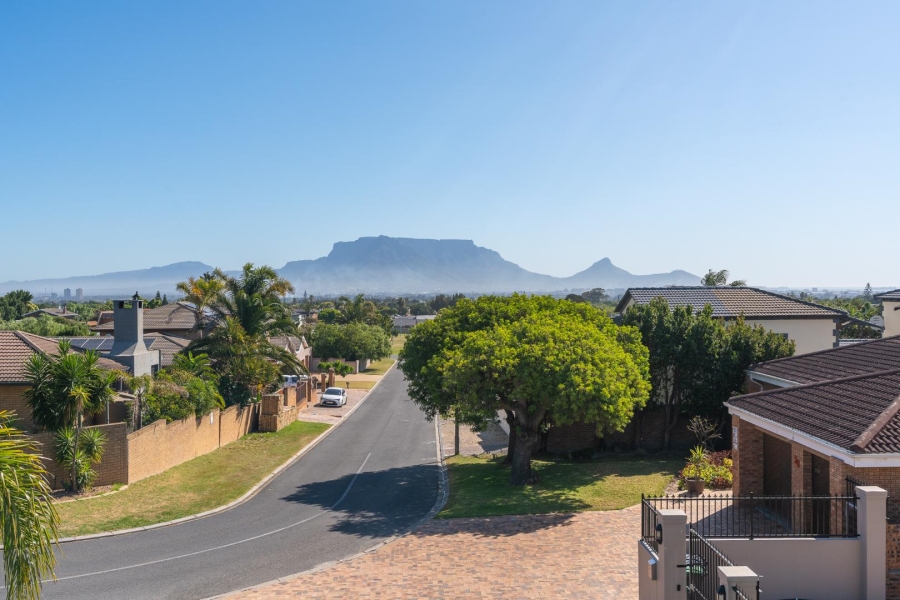 6 Bedroom Property for Sale in Welgelegen Western Cape